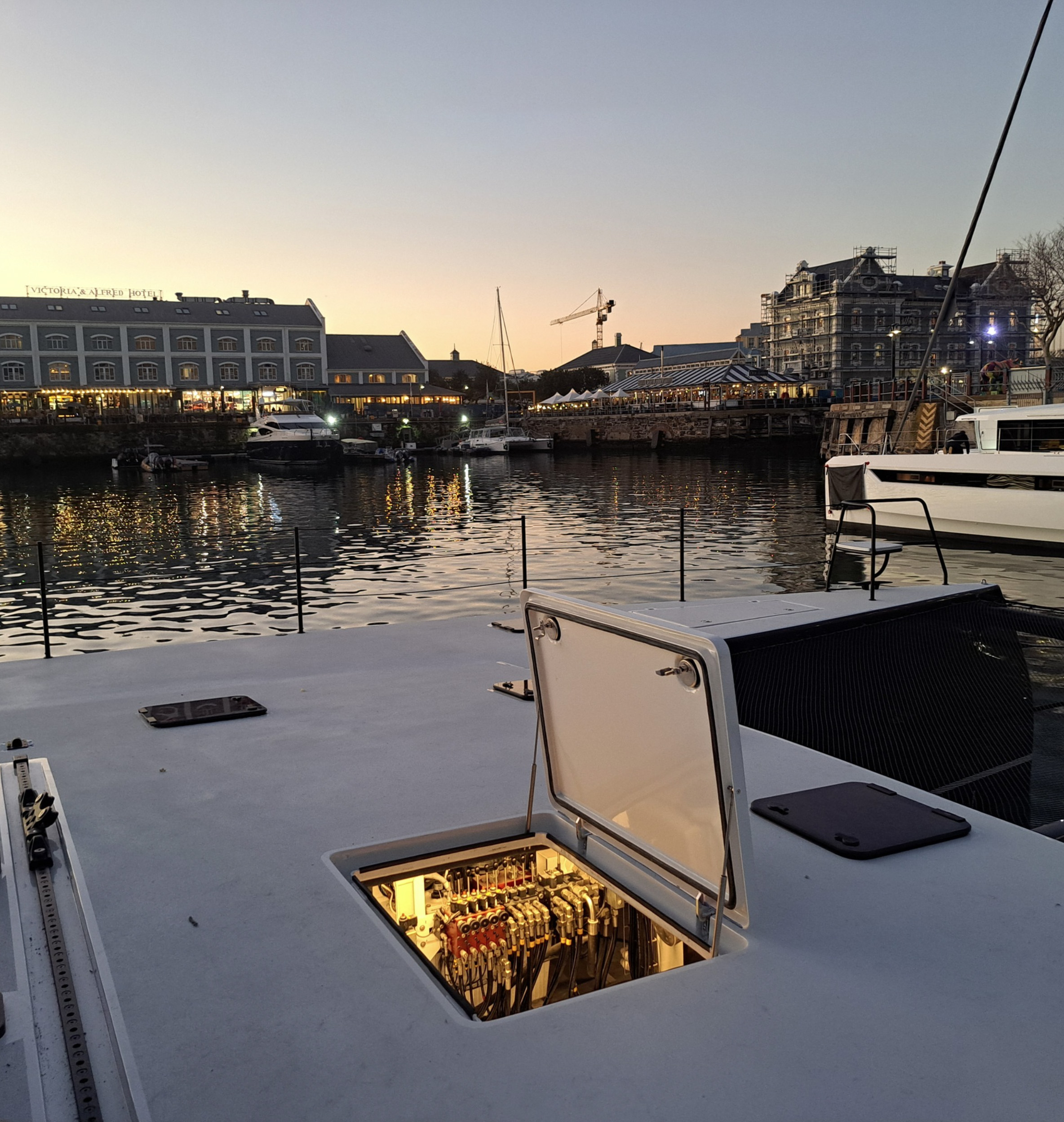 Un powerpack hydraulique et son manifold sur mesure